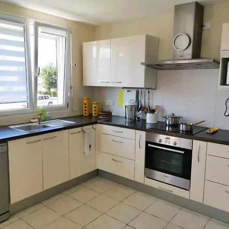 Hébergement de vacances Maison De 3 à 400 M De La Kairon - Pair Sur