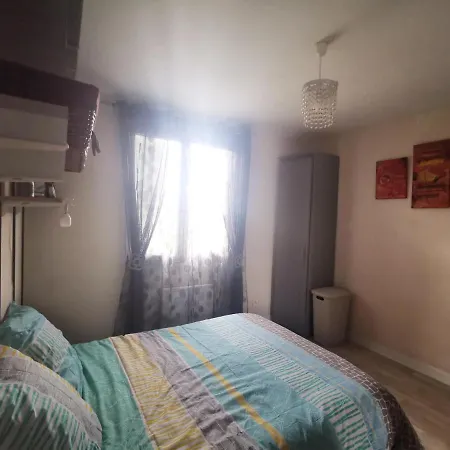 Maison De 3 A 400 M De La Kairon - Pair Sur *